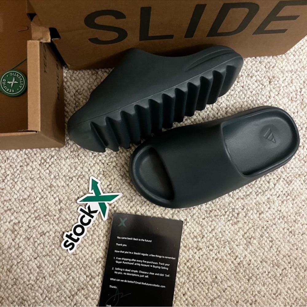 Adidas Yeezy Slides Size 4 Slate Marine